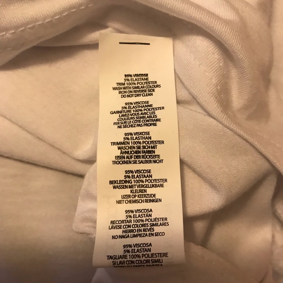 NWT Boohoo White V-Neck Top - Picture 4 of 4